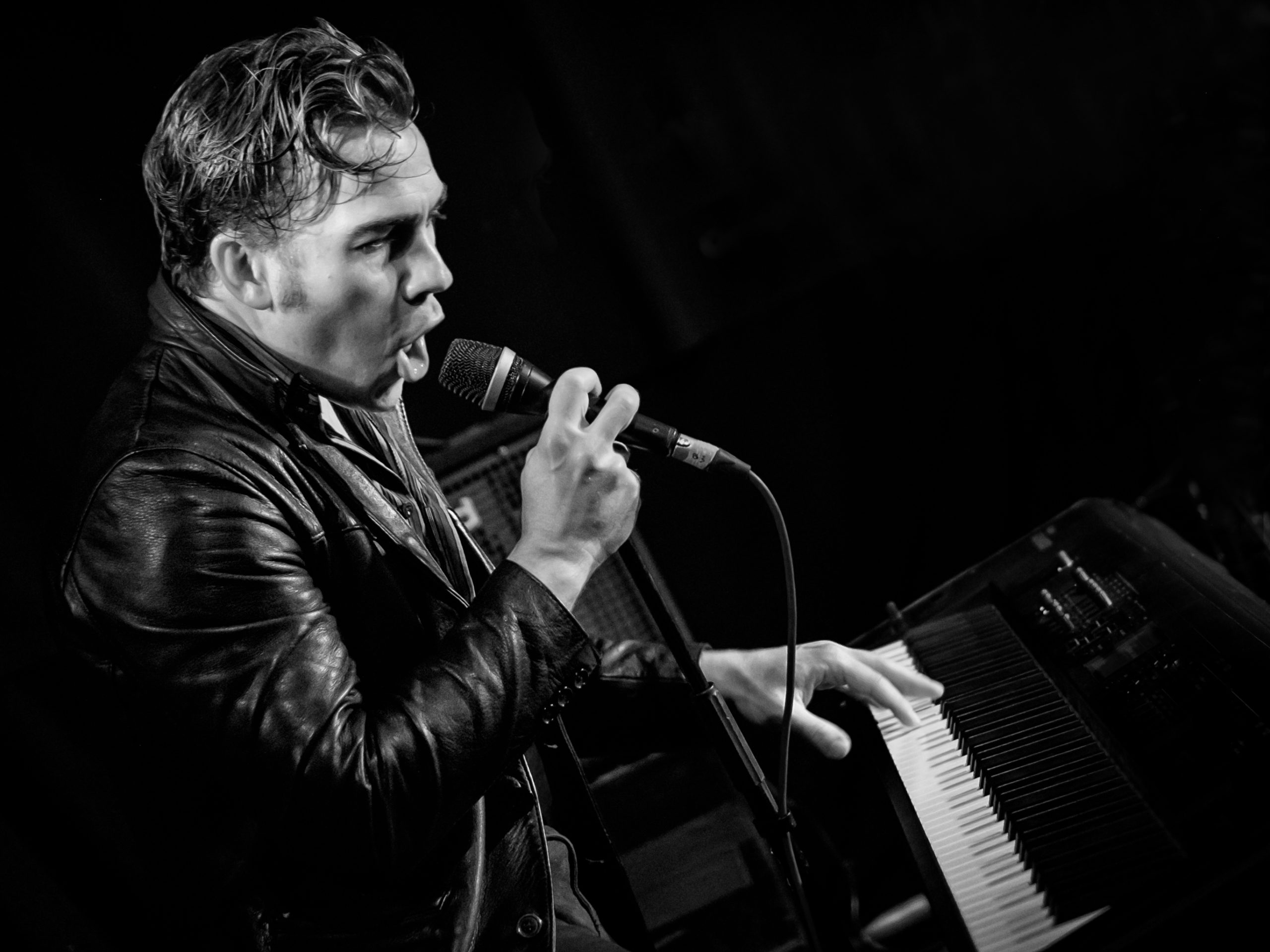 True Texas Tunes at Lake Austin | Henri Herbert